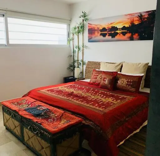 Beautiful Bali-boho Design Loft - Two Blocks From Sea